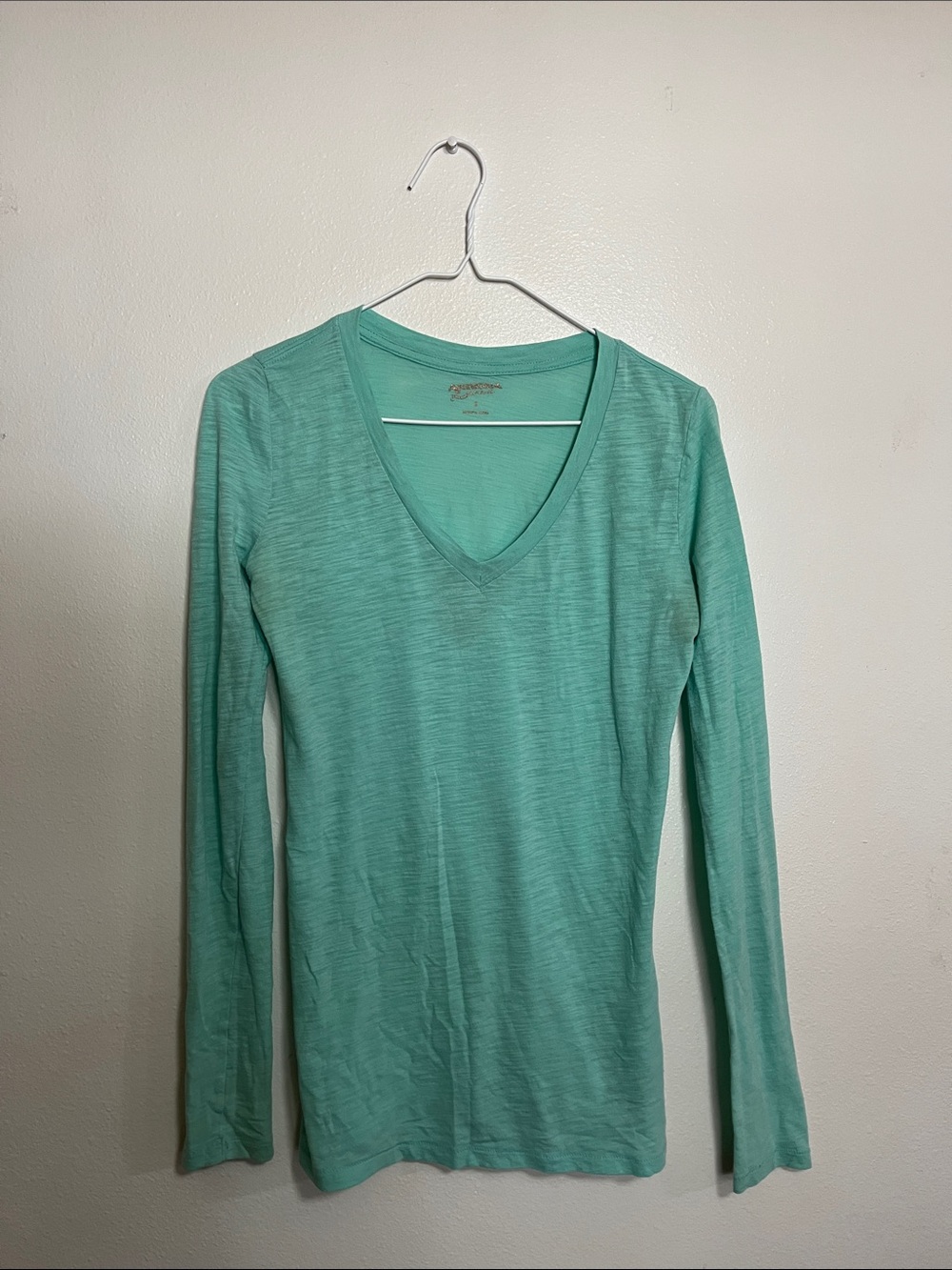 Arizona Jean Company Seafoam V-Neck Long Sleeve Tee